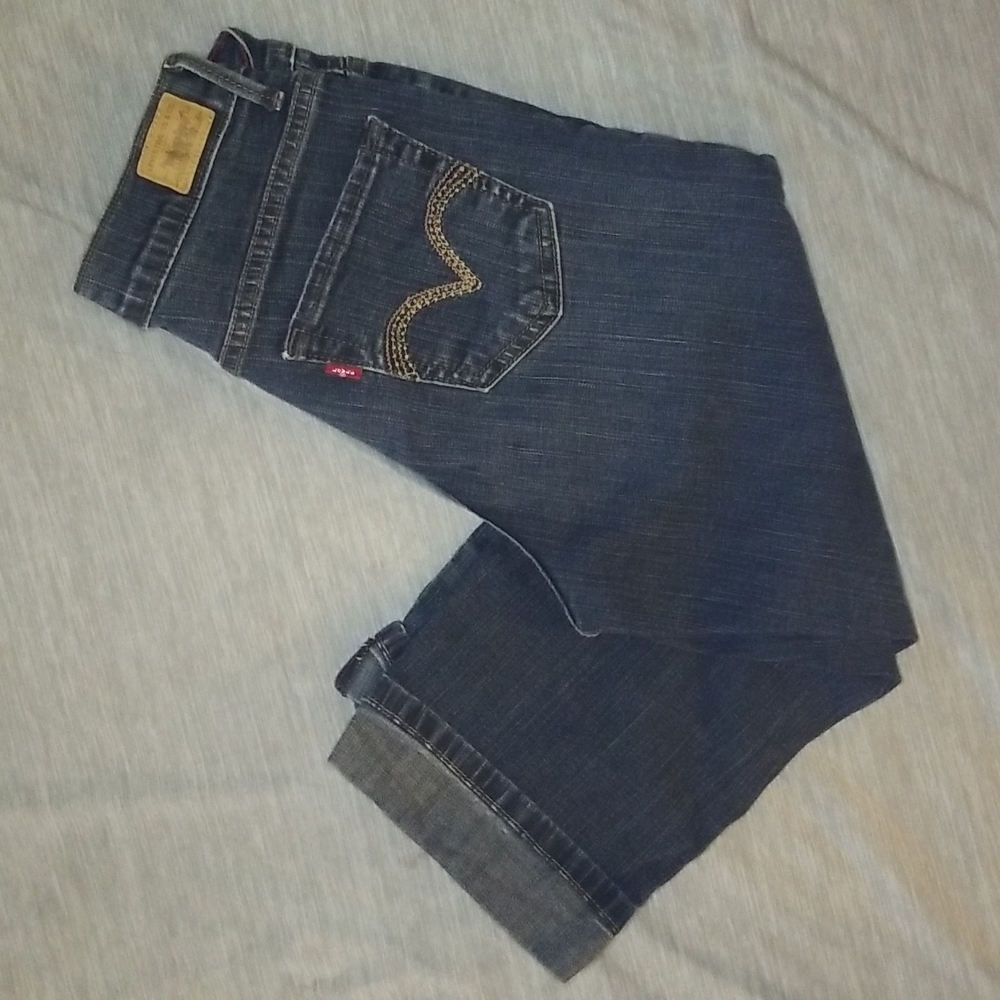 Levis perfectly slimming 512 capri
